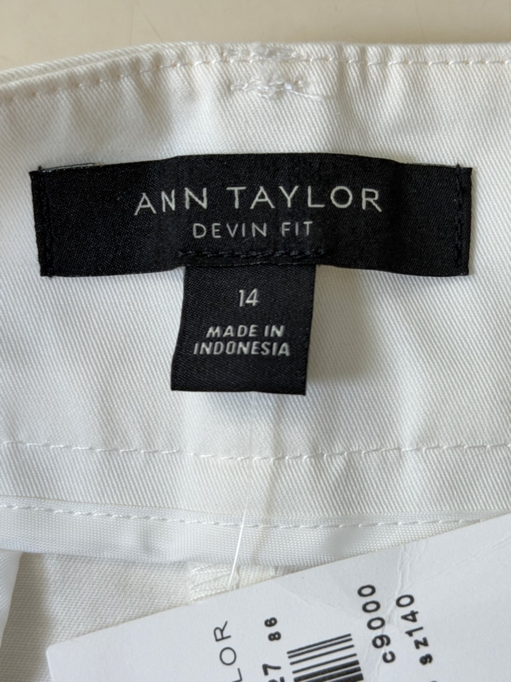 Ann Taylor White Devin Metro Short - Picture 8 of 10